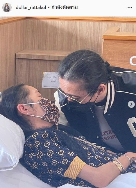 คุณหญิงแมงมุม นอนโคม่า 35 ชั่วโมง เสธ.ดอลล่า ดีใจจนพูดไม่ออกหลังภรรยากลับมา คุณหญิงแมงมุม นอนโคม่า 35 ชั่วโมง เสธ.ดอลล่า ดีใจจนพูดไม่ออกหลังภรรยากลับมา