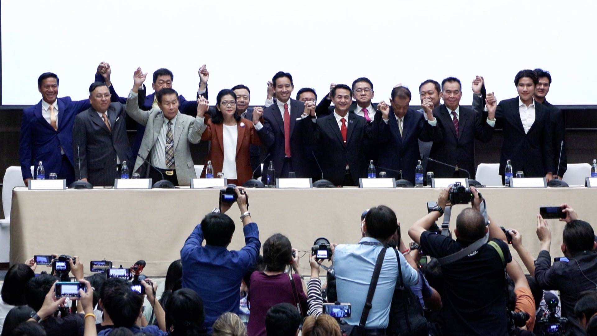 จับสัญญาณโหวตนายกฯ รอบ 2 8 พรรคยังหนุน “พิธา” หรือไม่?