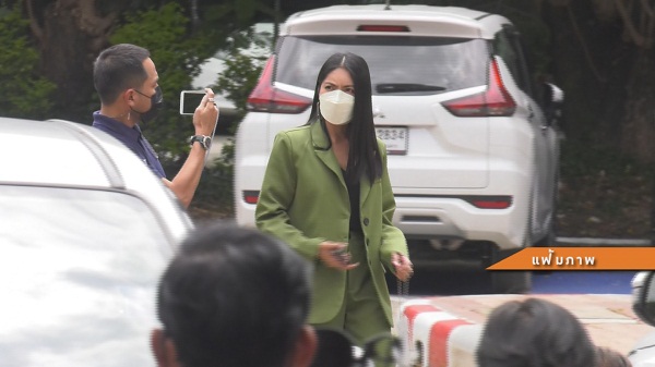 “กระติก” แจงคราบเลือดบนเสื้อ หลัง “แซน” ชี้เป้า ยัน “แตงโม” ตกท้ายเรือ  (มีคลิป)