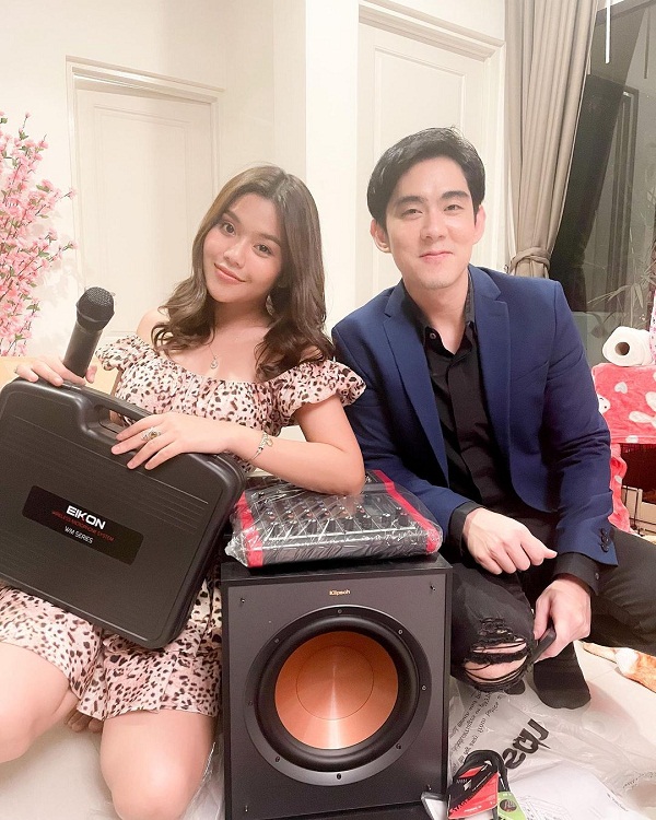 อ๊อฟ ซาบซึ้ง ธัญญ่า ซื้อเพลงให้เป็นของขวัญ ลั่นปีหน้าขอแค่มีกันแบบนี้ (มีคลิป)