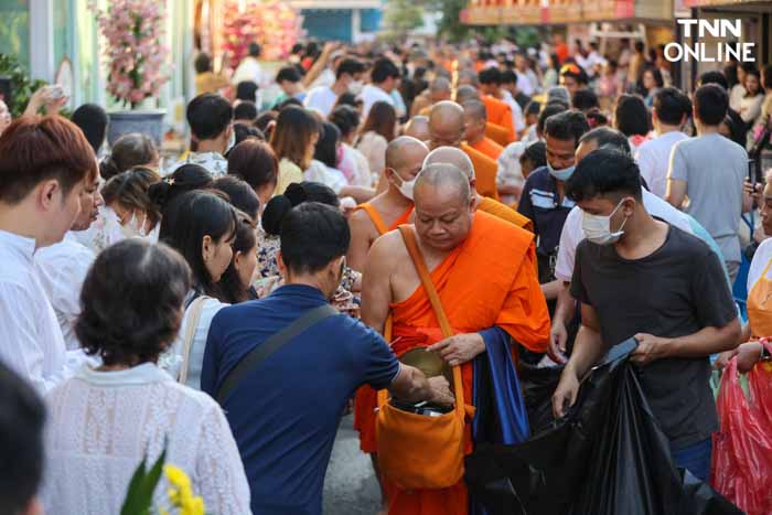 ทำบุญปีใหม่ 2567 นทท.ร่วมตักบาตรชมแสงแรกบนยอดภูเขาทอง ทำบุญปีใหม่ 2567 นทท.ร่วมตักบาตรชมแสงแรกบนยอดภูเขาทอง