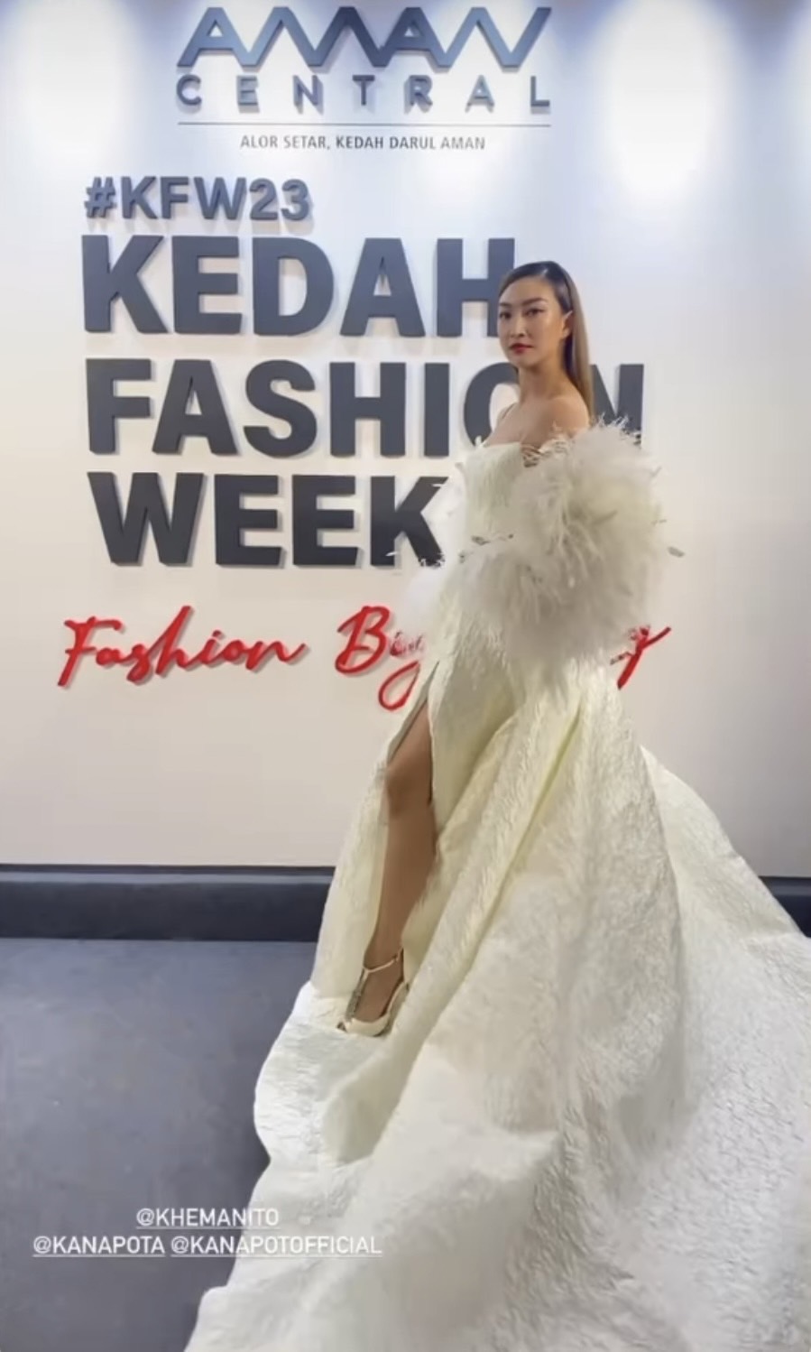 แพนเค้ก เขมนิจ เดินแบบสวยสับสมมง บนรันเวย์ที่มาเลเซีย แพนเค้ก เขมนิจ เดินแบบสวยสับสมมง บนรันเวย์ที่มาเลเซีย