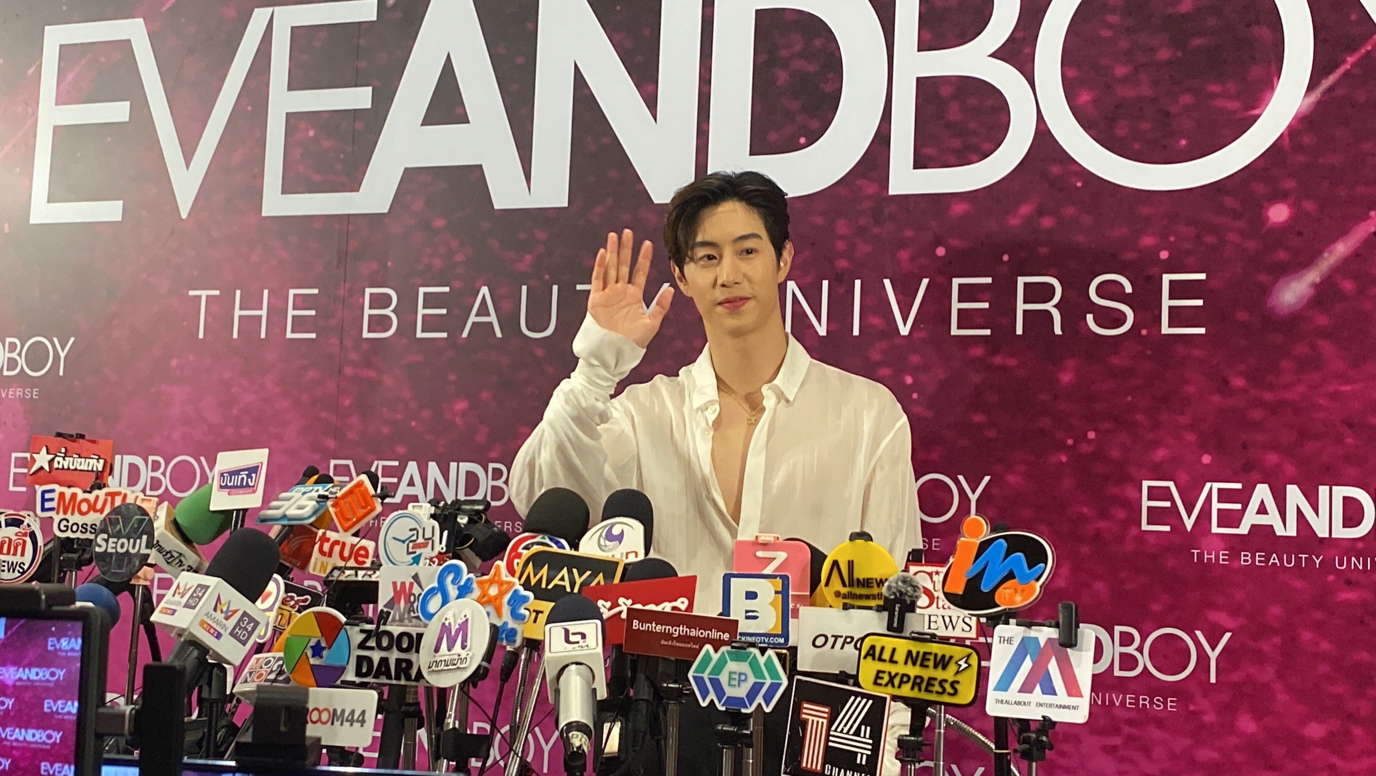 มาร์ค ต้วน ขอบคุณพลังสนับสนุนจากแฟนๆ ตลอดโชว์ 5 วันในไทย มาร์ค ต้วน ขอบคุณพลังสนับสนุนจากแฟนๆ ตลอดโชว์ 5 วันในไทย