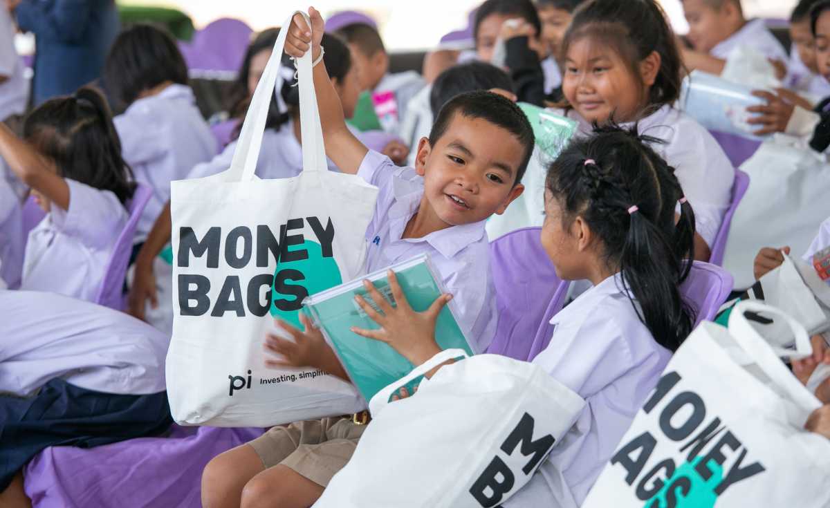 คันทรี่ กรุ๊ป - บล.พาย สนับสนุนการศึกษาเยาวชน
