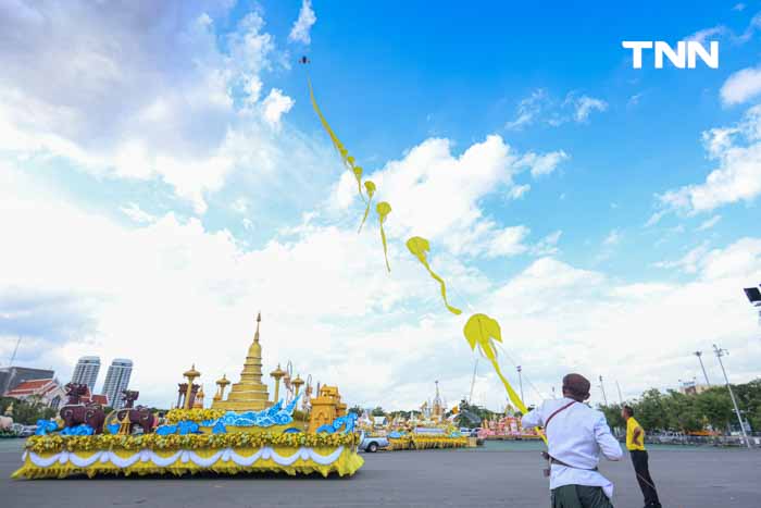ว่าวเฉลิมพระเกียรติ 72 พรรษา งานมหรสพสมโภช ณ ท้องสนามหลวง ว่าวเฉลิมพระเกียรติ 72 พรรษา งานมหรสพสมโภช ณ ท้องสนามหลวง