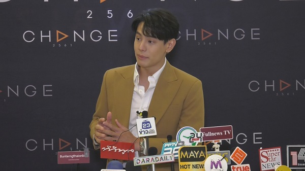 “แบงค์ อาทิตย์” มองข้ามดราม่าถูกด่าไม่ให้เกียรติต้นสังกัด (มีคลิป) “แบงค์ อาทิตย์” มองข้ามดราม่าถูกด่าไม่ให้เกียรติต้นสังกัด (มีคลิป)