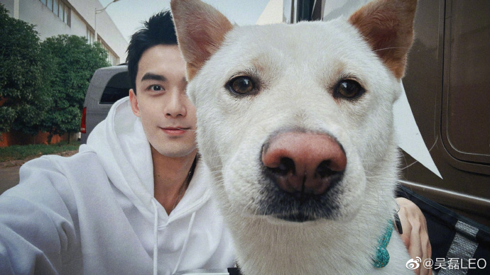 “อู๋เหล่ย” ร้องไห้หูแดงในซีรีส์ใหม่จนกลายเป็นเทรนด์เสิร์ช Weibo “อู๋เหล่ย” ร้องไห้หูแดงในซีรีส์ใหม่จนกลายเป็นเทรนด์เสิร์ช Weibo
