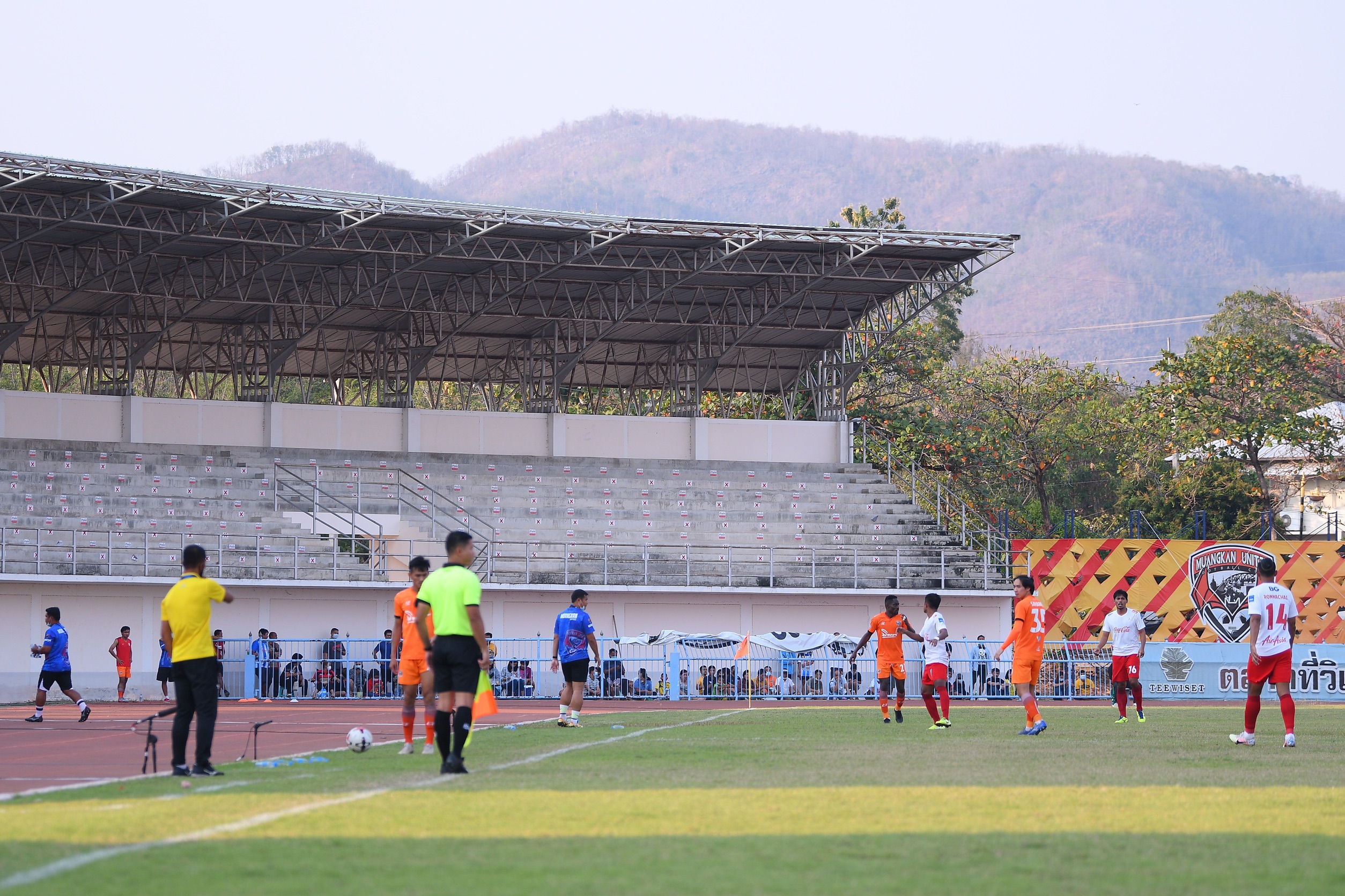 ปล่อยแฟนเข้าสนาม! สั่งปรับ 'อุดรยูฯ & เมืองกาญจน์ฯ' จากแมตช์ ชปล. สัปดาห์ที่แล้ว ปล่อยแฟนเข้าสนาม! สั่งปรับ 'อุดรยูฯ & เมืองกาญจน์ฯ' จากแมตช์ ชปล. สัปดาห์ที่แล้ว