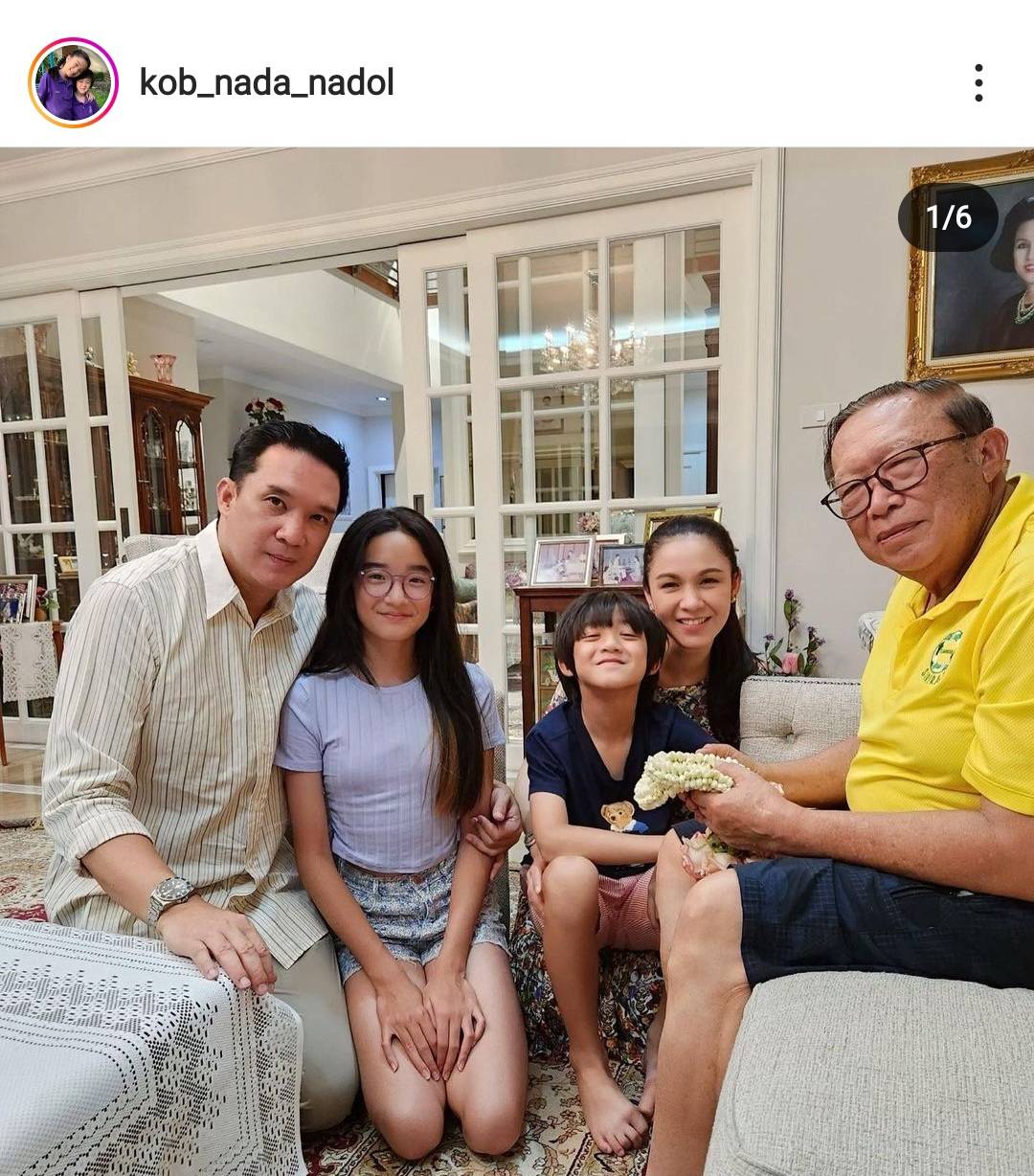สุดอบอุ่น กบ สุวนันท์ และ บรู๊ค ดนุพร พาลูกๆ น้องณดา-น้องณดล กราบคุณพ่อ 