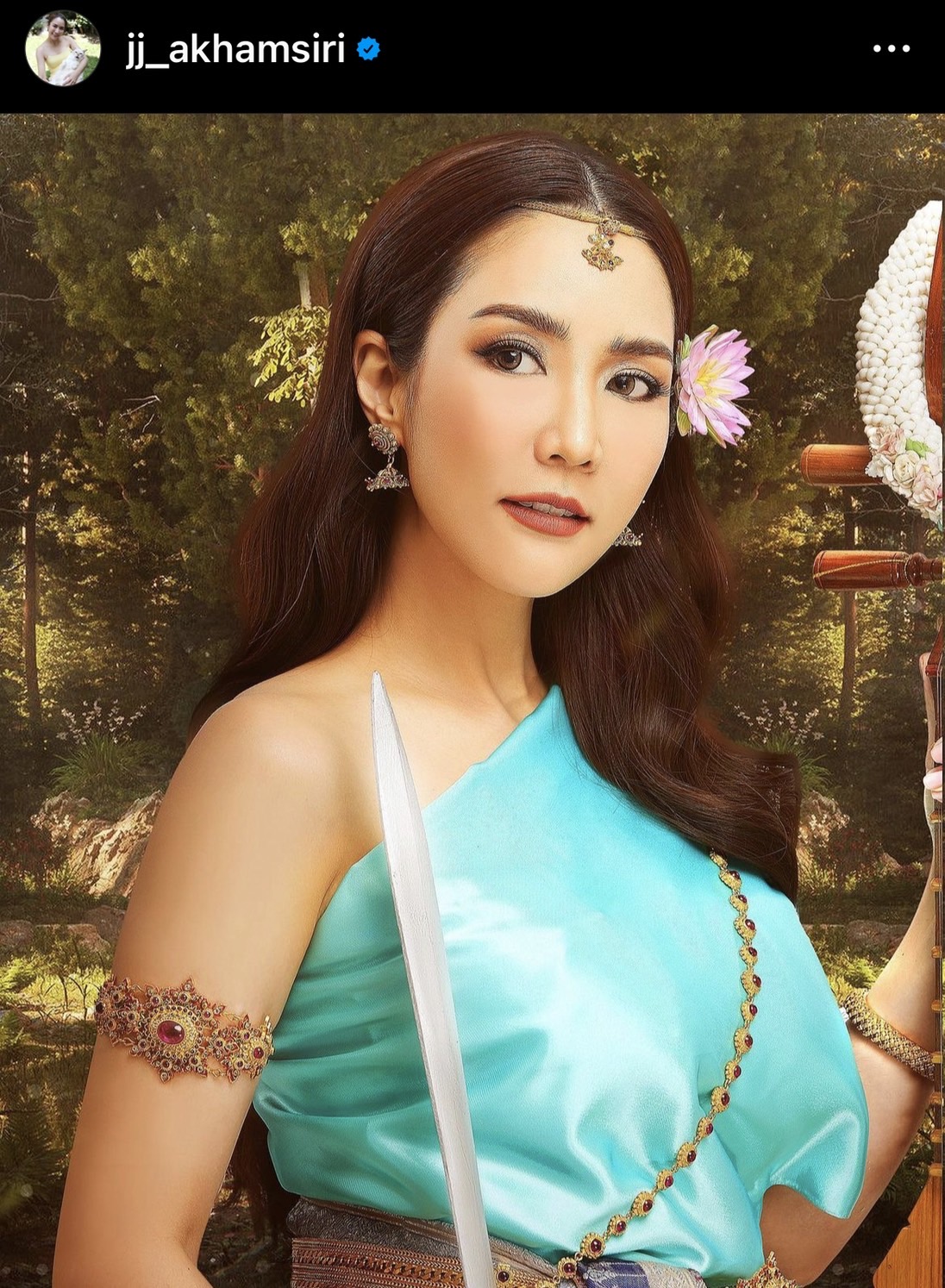 จั๊กจั่น อคัมสิริย์ สวยสง่างามในโฉม นางสงกรานต์ 2566 