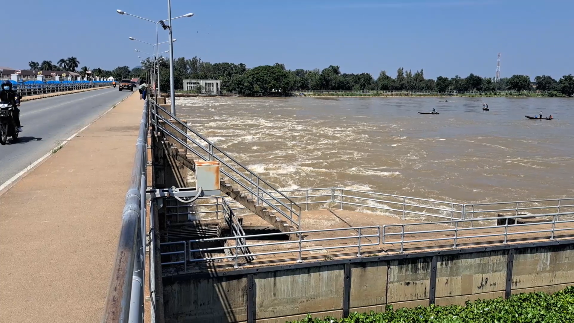 สรุปสถานการณ์ เขื่อนเจ้าพระยา 20 ต.ค. ระบายน้ำลดลง-แต่เหนือเขื่อนยังอ่วม