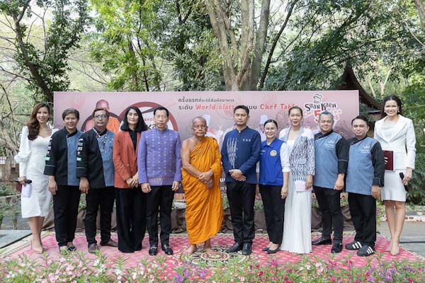 วัดสวนแก้วดันผลิตผลท้องถิ่น ชิม ช้อป อาหาร 5 ดาว ราคาจับต้องได้ วัดสวนแก้วดันผลิตผลท้องถิ่น ชิม ช้อป อาหาร 5 ดาว ราคาจับต้องได้