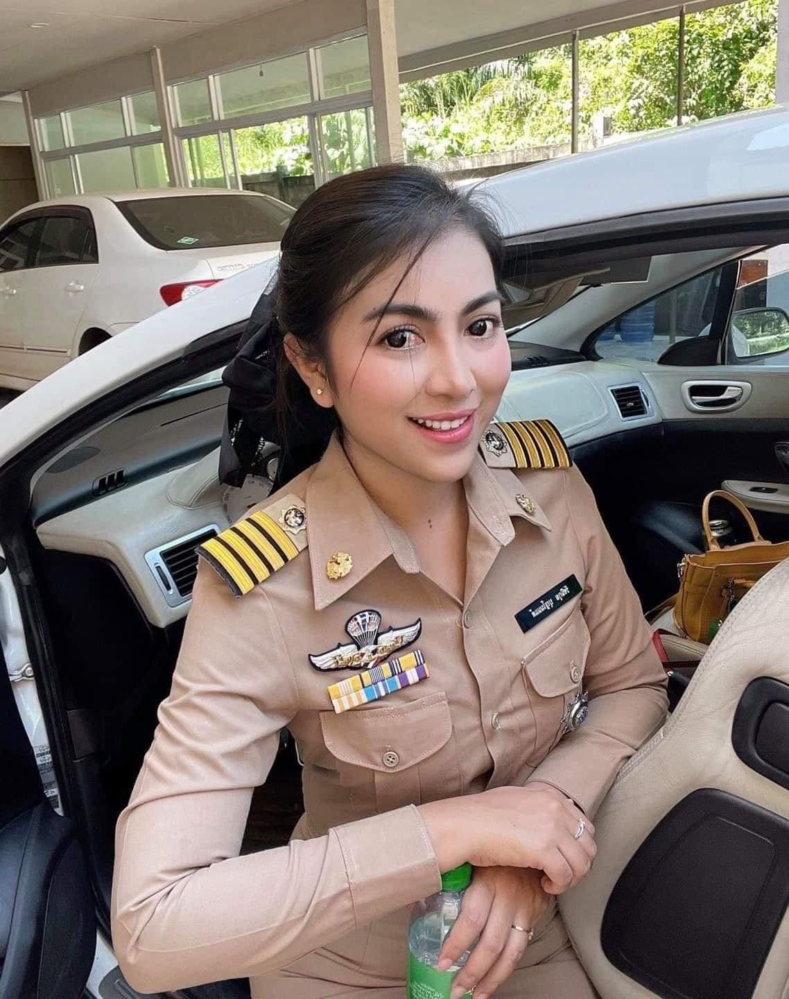 เปิดวาร์ป ‘ผู้ใหญ่เหมียว’ ผู้ใหญ่บ้านบึงกาฬสุดสวยคนดังโลกโซเชียล เปิดวาร์ป ‘ผู้ใหญ่เหมียว’ ผู้ใหญ่บ้านบึงกาฬสุดสวยคนดังโลกโซเชียล