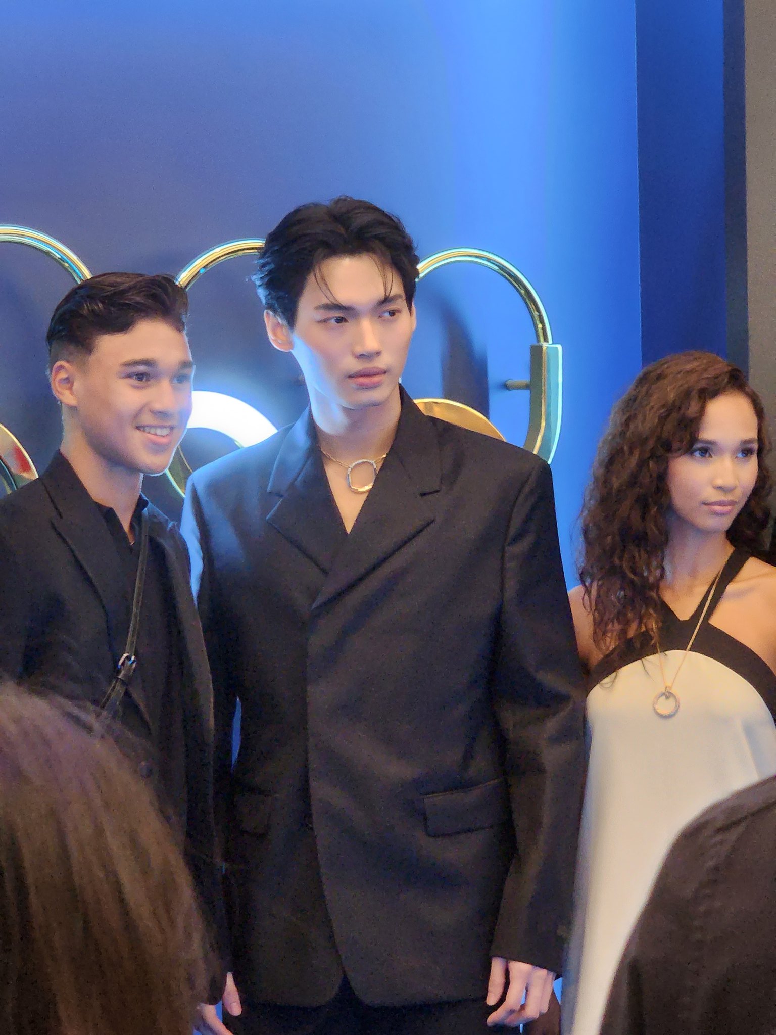 วินห้างแตก!! 'วิน เมธวิน' ลัดฟ้าร่วมอีเวนต์ที่สิงคโปร์ แฟนๆ แห่รับ-ร้องเพลงอวยพรวันเกิด วินห้างแตก!! 'วิน เมธวิน' ลัดฟ้าร่วมอีเวนต์ที่สิงคโปร์ แฟนๆ แห่รับ-ร้องเพลงอวยพรวันเกิด
