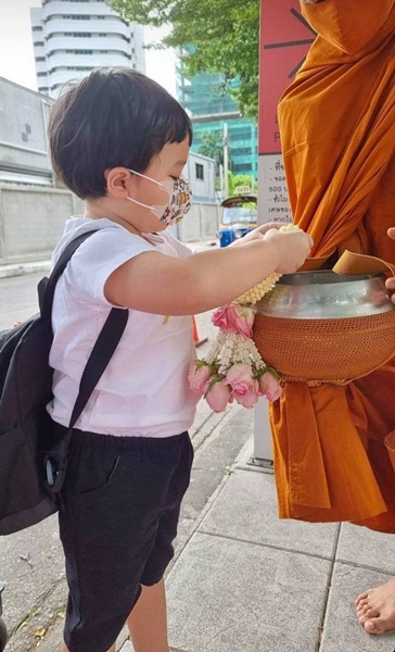 น่ารักไม่ไหวแล้ว!! ต้าวพายุ แจกความอ่อนโยน ละลายหัวใจแฟนคลับ น่ารักไม่ไหวแล้ว!! ต้าวพายุ แจกความอ่อนโยน ละลายหัวใจแฟนคลับ