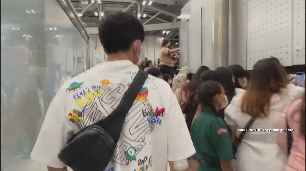 เต้ย พงศกร ร่วมส่ง แจ็คสัน หวัง กลับเกาหลี (มีคลิป)  