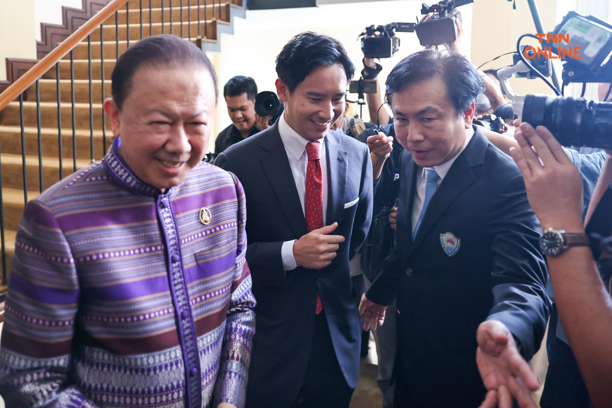 'พิธา' คุย 'หอการค้าไทย' นโยบายสอดคล้องย้ำต้องถกเรื่องค่าแรง 450 บาท พยายามรักษากรอบเวลา 100 วันแรกหวังจัดตั้งรัฐบาลสำเร็จโดยเร็ว 'พิธา' คุย 'หอการค้าไทย' นโยบายสอดคล้องย้ำต้องถกเรื่องค่าแรง 450 บาท พยายามรักษากรอบเวลา 100 วันแรกหวังจัดตั้งรัฐบาลสำเร็จโดยเร็ว