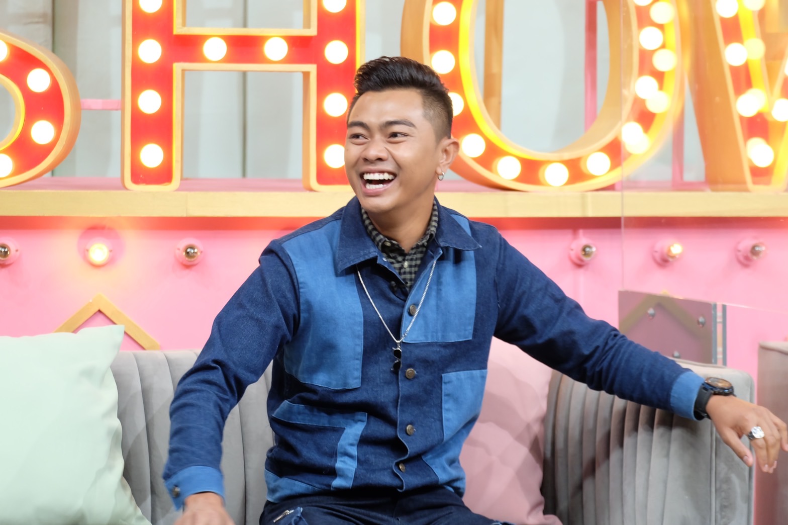 แซ็ค ชุมแพ เผยชีวิตหลังมรสุมข่าวทำผู้หญิงท้อง ท้อจนอยากทิ้งวงการ! แซ็ค ชุมแพ เผยชีวิตหลังมรสุมข่าวทำผู้หญิงท้อง ท้อจนอยากทิ้งวงการ!