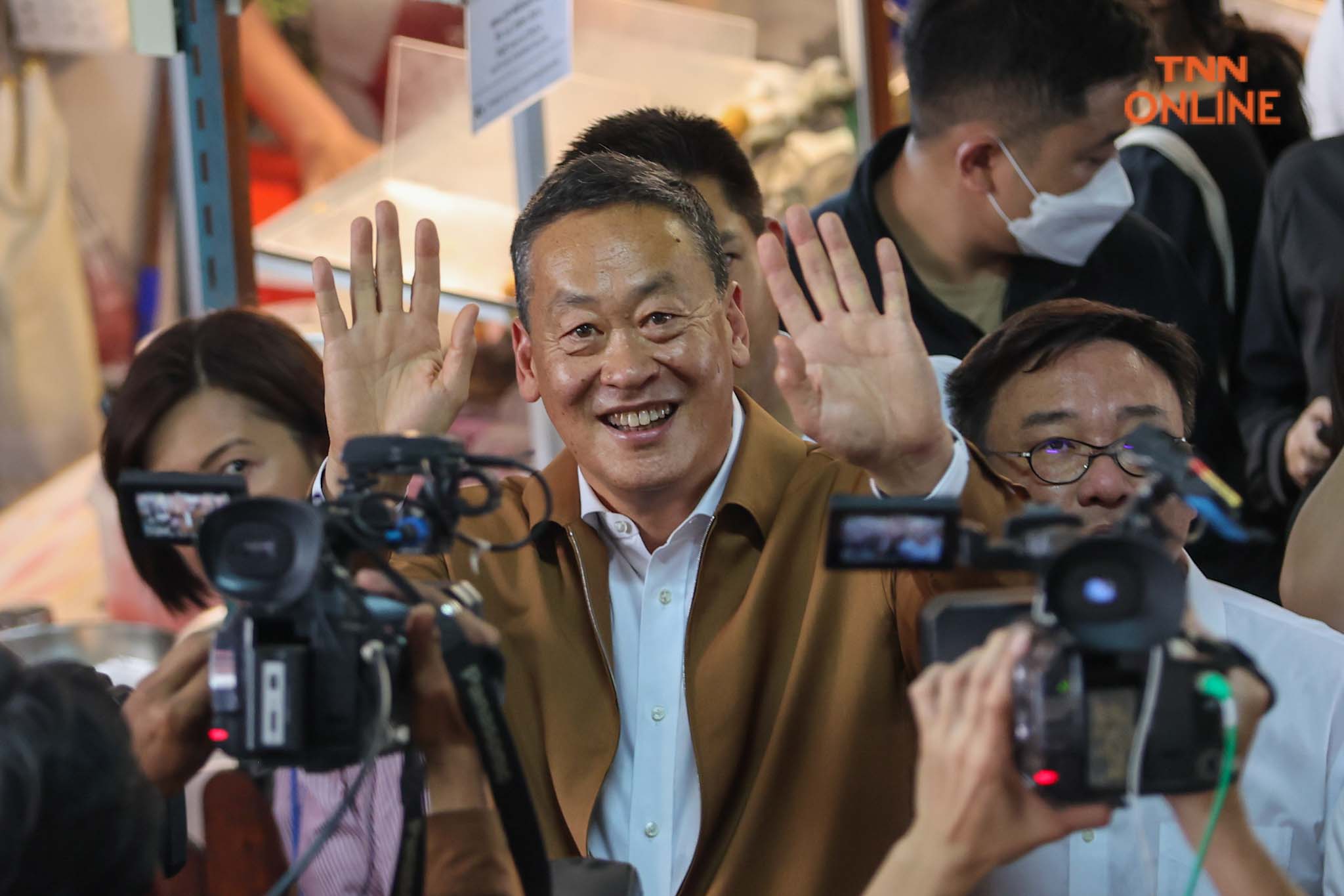 “เศรษฐา” ลงพื้นที่พบ ปชช. พบป่ะผู้ค้าเตรียมแก้ไขปัญหาค่าครองชีพ 