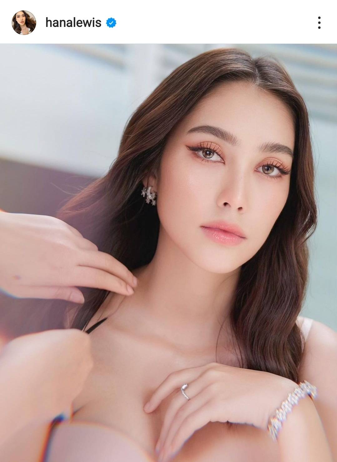 ฮาน่า ลีวิส ขอบคุณทุกกำลังใจ อัปเดตกระจกตาถลอกใกล้หายแล้ว ฮาน่า ลีวิส ขอบคุณทุกกำลังใจ อัปเดตกระจกตาถลอกใกล้หายแล้ว