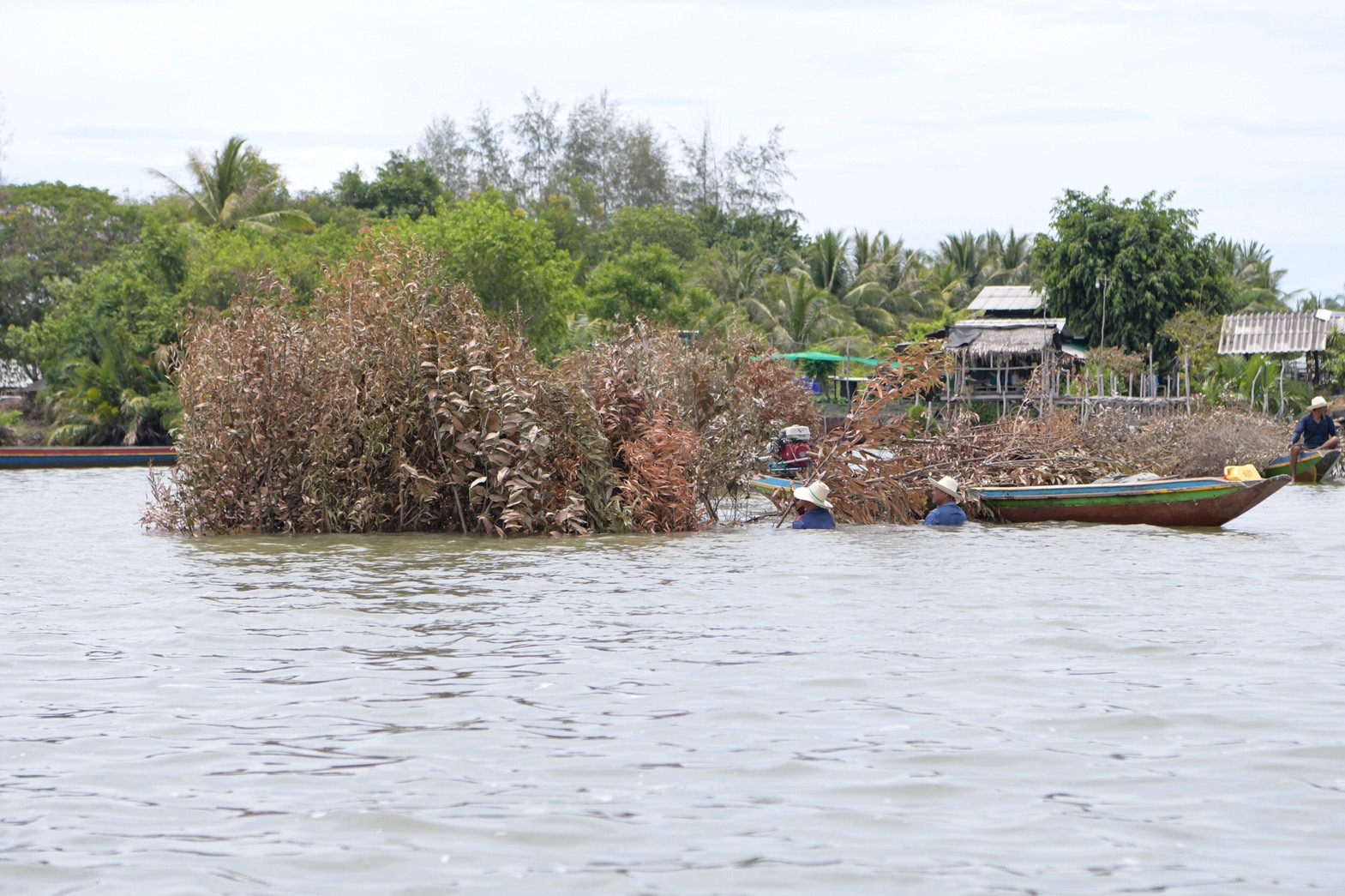 มูลนิธิเจริญโภคภัณฑ์พัฒนาชีวิตชนบท เดินหน้ายุทธศาสตร์ 5 ปี ฟื้นฟูทะเลสาบสงขลา Kick off นำร่องสร้างบ้านปลา