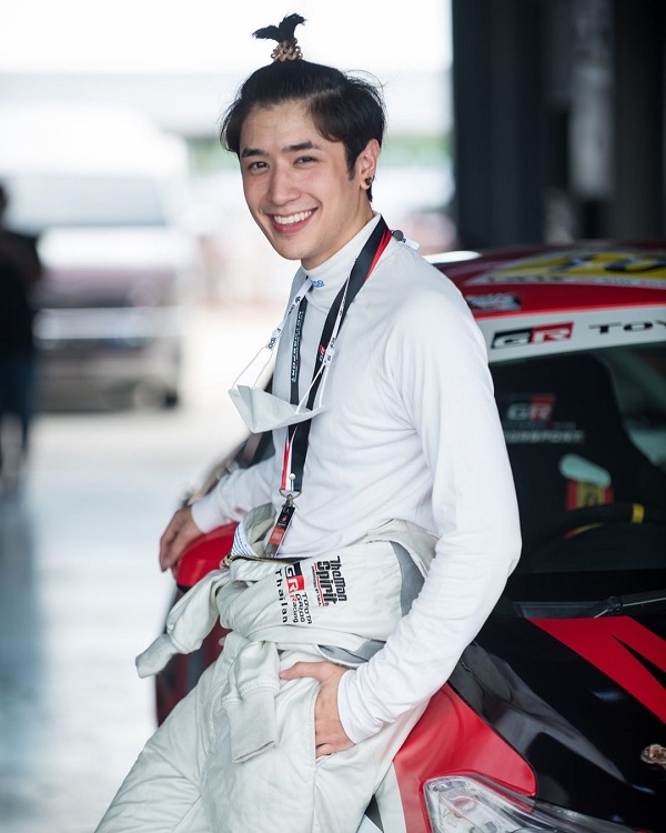 ปังปอนด์ อัครวุฒิ ตื่นเต้นใกล้ลงสนามแข่งรถกับ มารี (มีคลิป)      