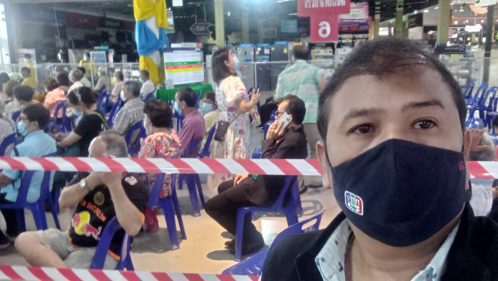 พิจิตรฉีดวัคซีนป้องกันโควิดวันแรกคึกคัก-ตั้งเป้าครบ 70 เปอร์เซ็นต์ พิจิตรฉีดวัคซีนป้องกันโควิดวันแรกคึกคัก-ตั้งเป้าครบ 70 เปอร์เซ็นต์