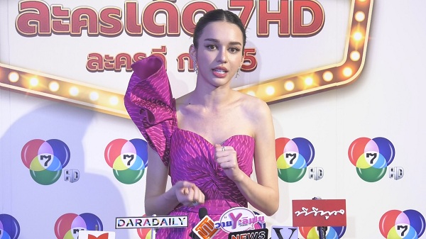 “สกาย มาเรีย” ไม่หวั่นกระแสเปรียบเทียบ “ชมพู่” ในละคร (มีคลิป)   