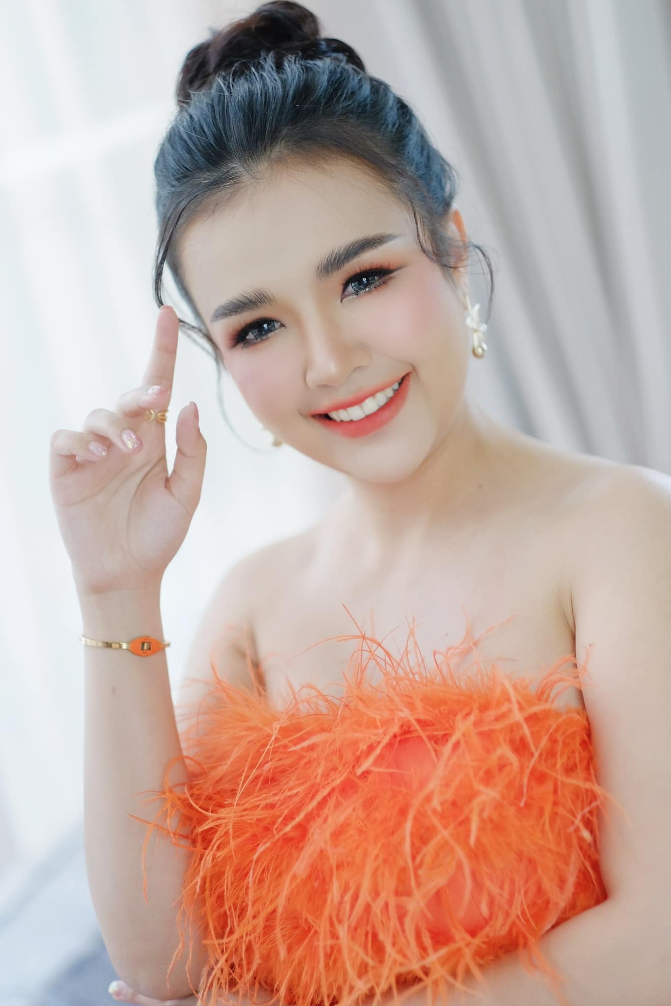 ชาวเน็ตดราม่า หลัง เจนนี่ รัชนก เตรียมทำเพลงให้เด็กในค่าย ลั่น ถ้ายอดวิวไม่ถึง 10 ล้าน ต้องขายครีมเพื่อต่อสัญญา 