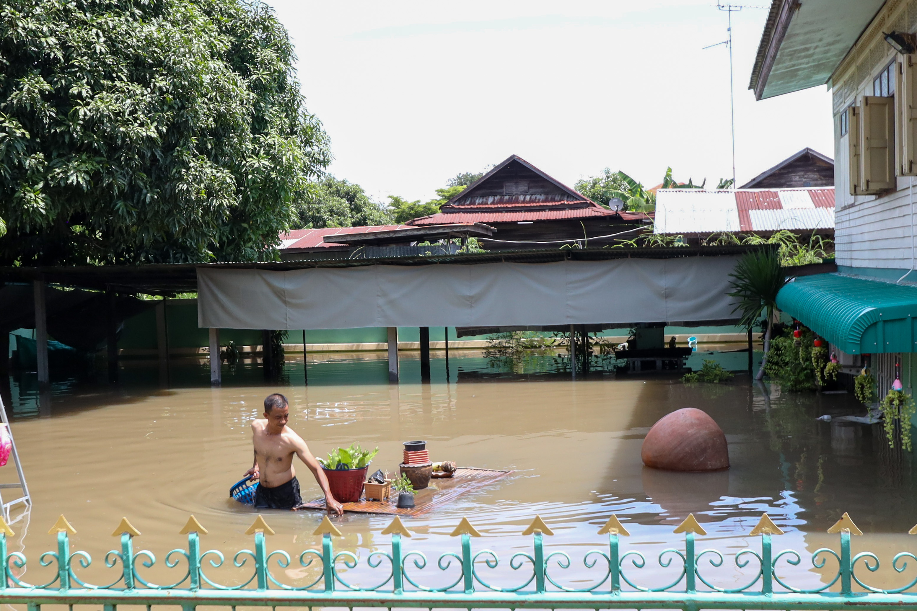 สรุปข่าวเด่นแห่งปี บันทึกเหตุการณ์ น้ำท่วมใหญ่ 2564 หวนซ้ำรอยในรอบ 10 ปี 