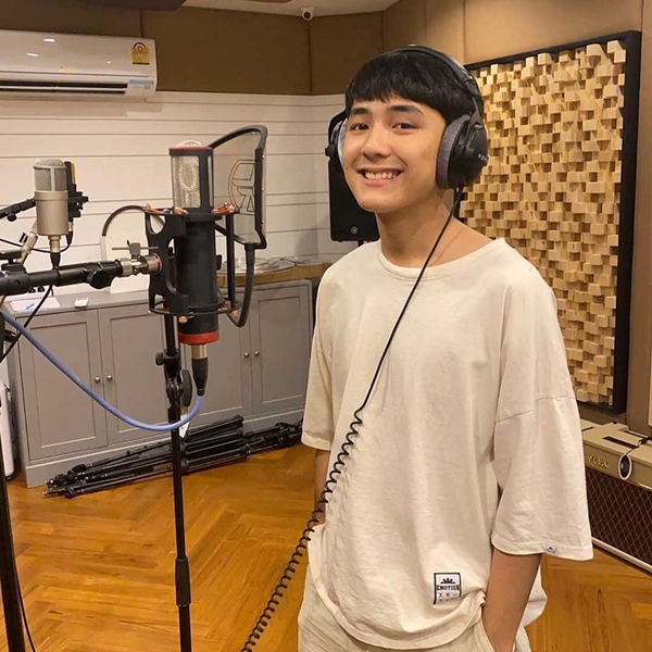 เฟิร์ส อนุวัฒน์ คัมแบ็ค หลังหายไป 2 เดือนถูกพักงานปมคลิปฉาว เฟิร์ส อนุวัฒน์ คัมแบ็ค หลังหายไป 2 เดือนถูกพักงานปมคลิปฉาว