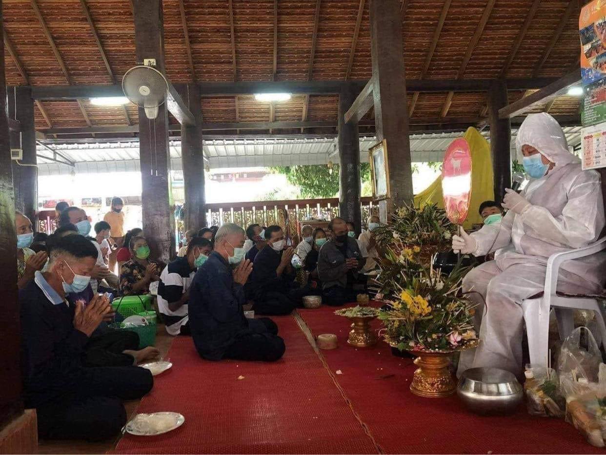 แห่แชร์พระใส่ชุดPPE รับกิจนิมนต์ ชาวเน็ตแซวงดก่อนก็ได้ แห่แชร์พระใส่ชุดPPE รับกิจนิมนต์ ชาวเน็ตแซวงดก่อนก็ได้