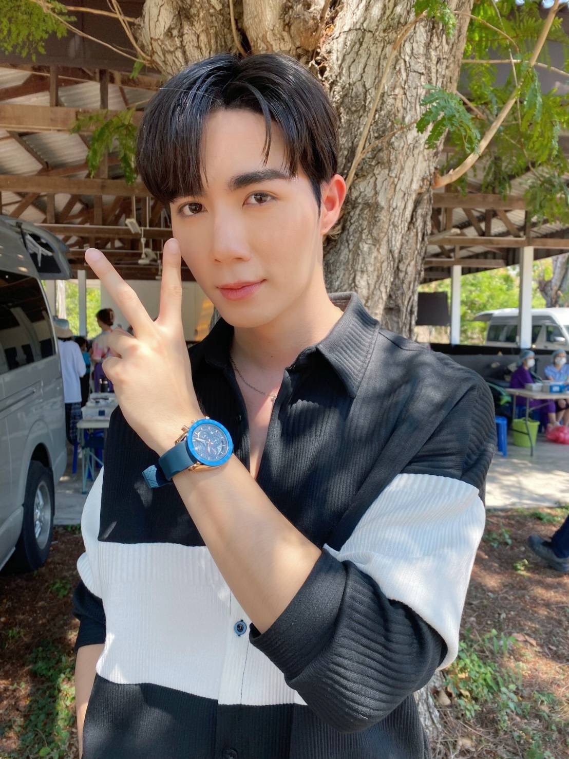งานเยอะจนฉุดไม่อยู่! ซี พฤกษ์ เปิดกล้องซีรีส์ใหม่ แวะมาขอกำลังใจจากแฟน ๆ งานเยอะจนฉุดไม่อยู่! ซี พฤกษ์ เปิดกล้องซีรีส์ใหม่ แวะมาขอกำลังใจจากแฟน ๆ