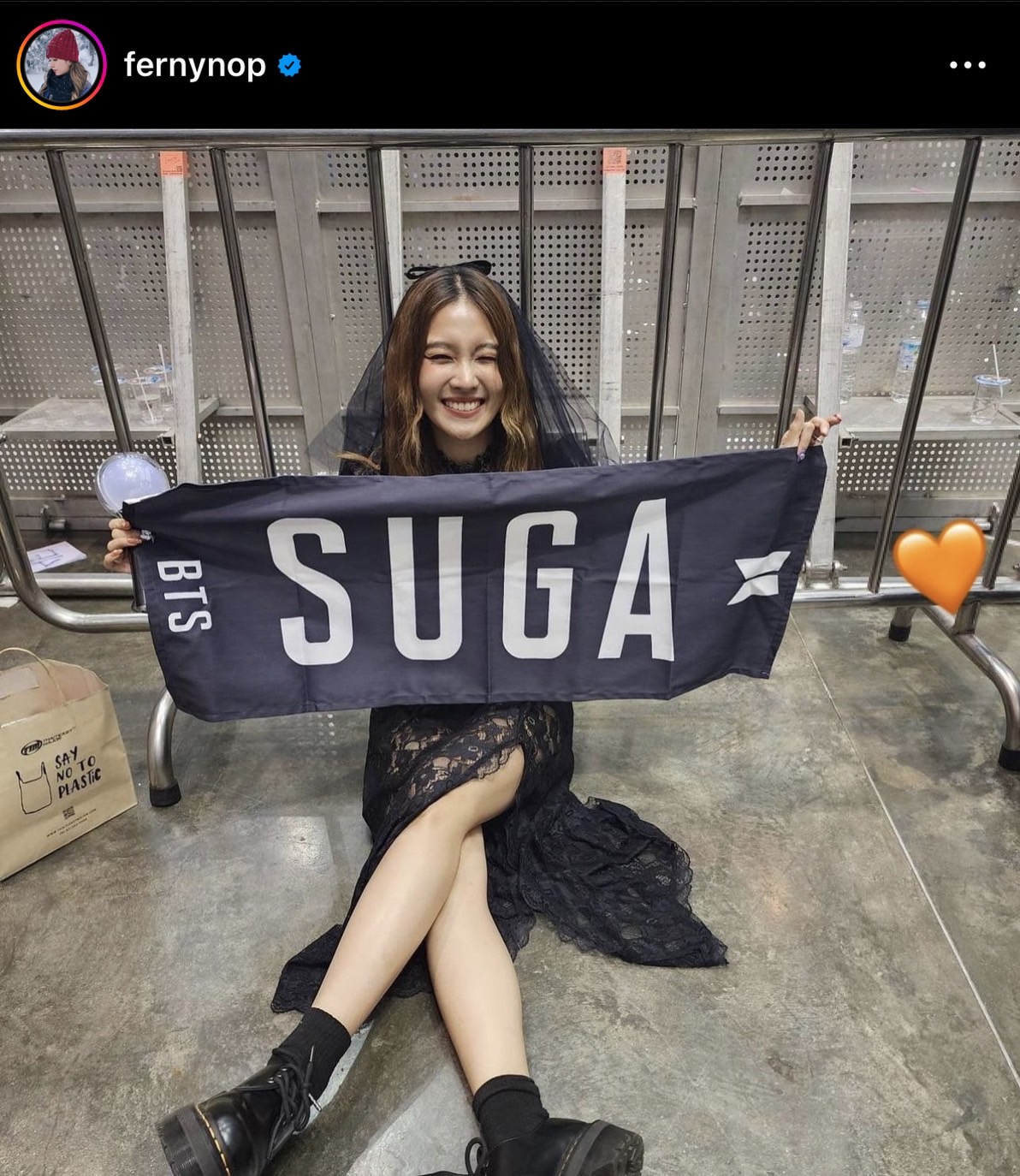 เฟิร์น นพจิรา เกิดอาการซึมเศร้าหลังชมคอนเสิร์ต SUGA เฟิร์น นพจิรา เกิดอาการซึมเศร้าหลังชมคอนเสิร์ต SUGA