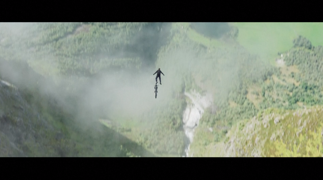 หวาดเสียวสุดๆ!! 'ทอม ครูซ' ซิ่งสองล้อข้ามสะพานขาดดิ่งหน้าผาใน Mission: Impossible 7 หวาดเสียวสุดๆ!! 'ทอม ครูซ' ซิ่งสองล้อข้ามสะพานขาดดิ่งหน้าผาใน Mission: Impossible 7
