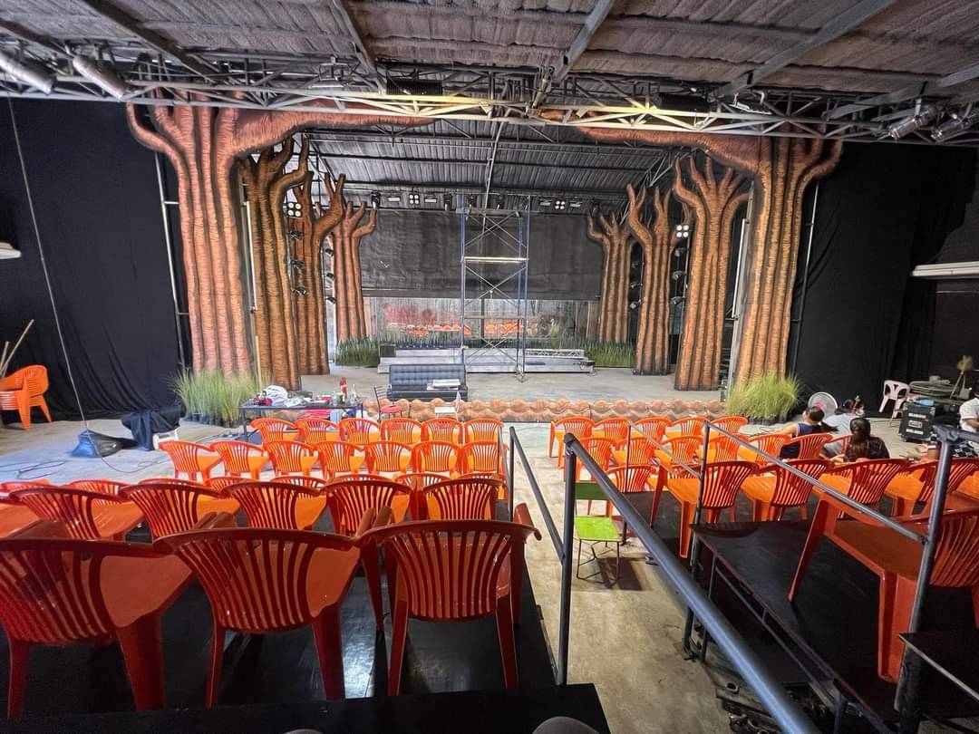 เสียงวิหคเธียร์เตอร์ นก พงศกร เปิดม่านโรงละครหนึ่งเดียวของภาคอีสาน