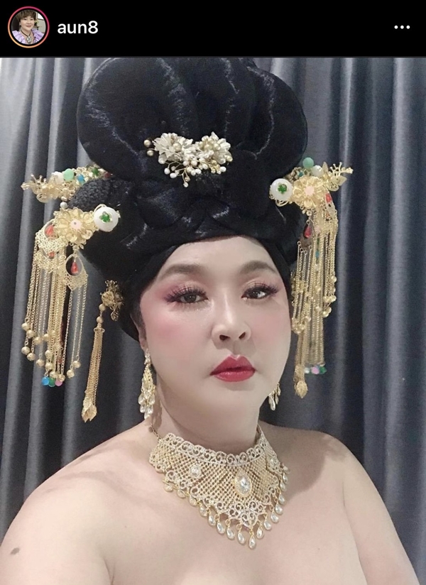 จัดชุดใหญ่!! อ้วน รีเทิร์น ผ่าตัดเหนียง เสริมความงาม จัดชุดใหญ่!! อ้วน รีเทิร์น ผ่าตัดเหนียง เสริมความงาม