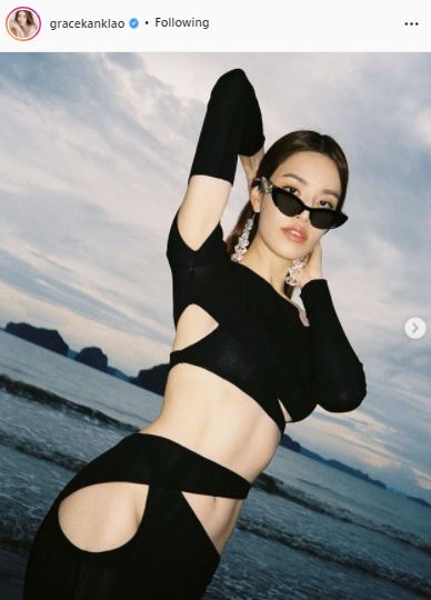 แซ่บเวอร์! เกรซ กาญจน์เกล้า อวดชุดเที่ยวทะเลสุดปัง ทำเพื่อนคนบันเทิงแห่คอมเมนต์