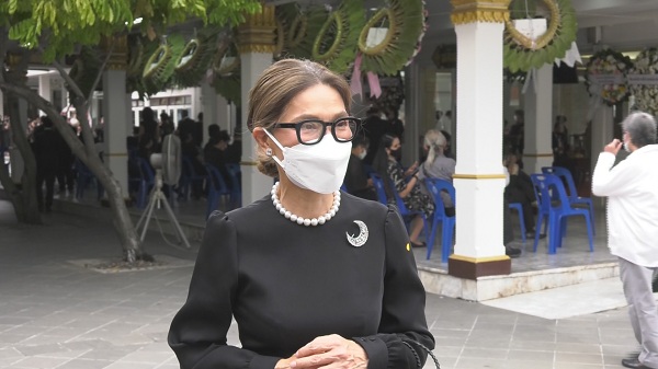คนบันเทิงและลูกศิษย์ ร่วมส่ง คุณทมยันตี ครั้งสุดท้าย  (มีคลิป)