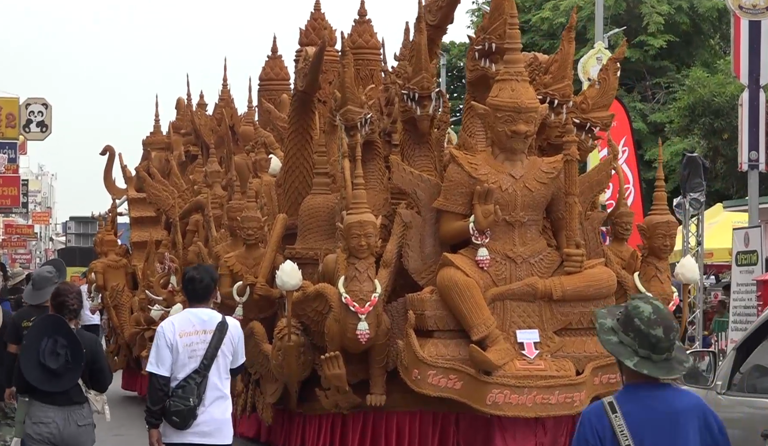 เปิดภาพ “แห่เทียนพรรษาโคราช” จัดยิ่งใหญ่อลังการ นทท.ร่วมงานคึกคัก เปิดภาพ “แห่เทียนพรรษาโคราช” จัดยิ่งใหญ่อลังการ นทท.ร่วมงานคึกคัก