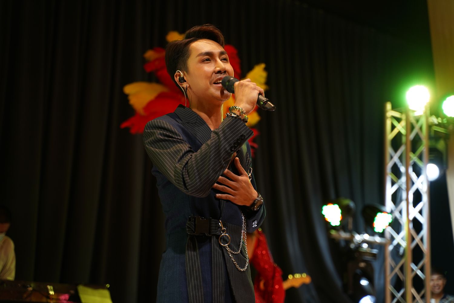 ตรี ชัยณรงค์ จัดแฟนมีตฉลองวันเกิด แฟนคลับเซอร์ไพรส์ชุดใหญ่ มาลัยหลักล้าน!! ตรี ชัยณรงค์ จัดแฟนมีตฉลองวันเกิด แฟนคลับเซอร์ไพรส์ชุดใหญ่ มาลัยหลักล้าน!!