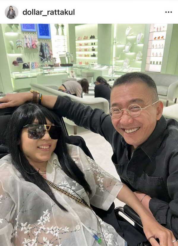 นายพลดอลล่าร์ โพสต์เดือดฟาดรพ. คุณหญิงแมงมุม อาการหนัก แต่ถูกปฏิเสธการรักษา! นายพลดอลล่าร์ โพสต์เดือดฟาดรพ. คุณหญิงแมงมุม อาการหนัก แต่ถูกปฏิเสธการรักษา!