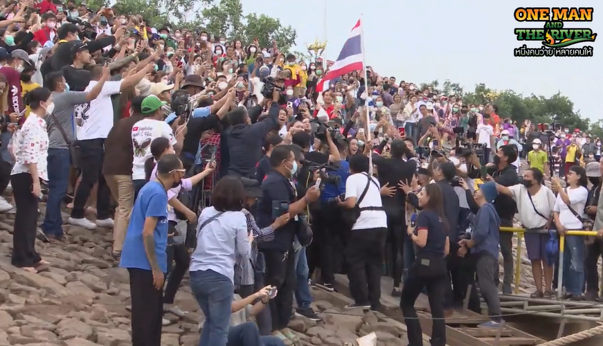 ภารกิจลุล่วง! โตโน่ ว่ายน้ำถึงฝั่งไทย ยอดบริจาคล่าสุดพุ่ง 55 ล้าน
