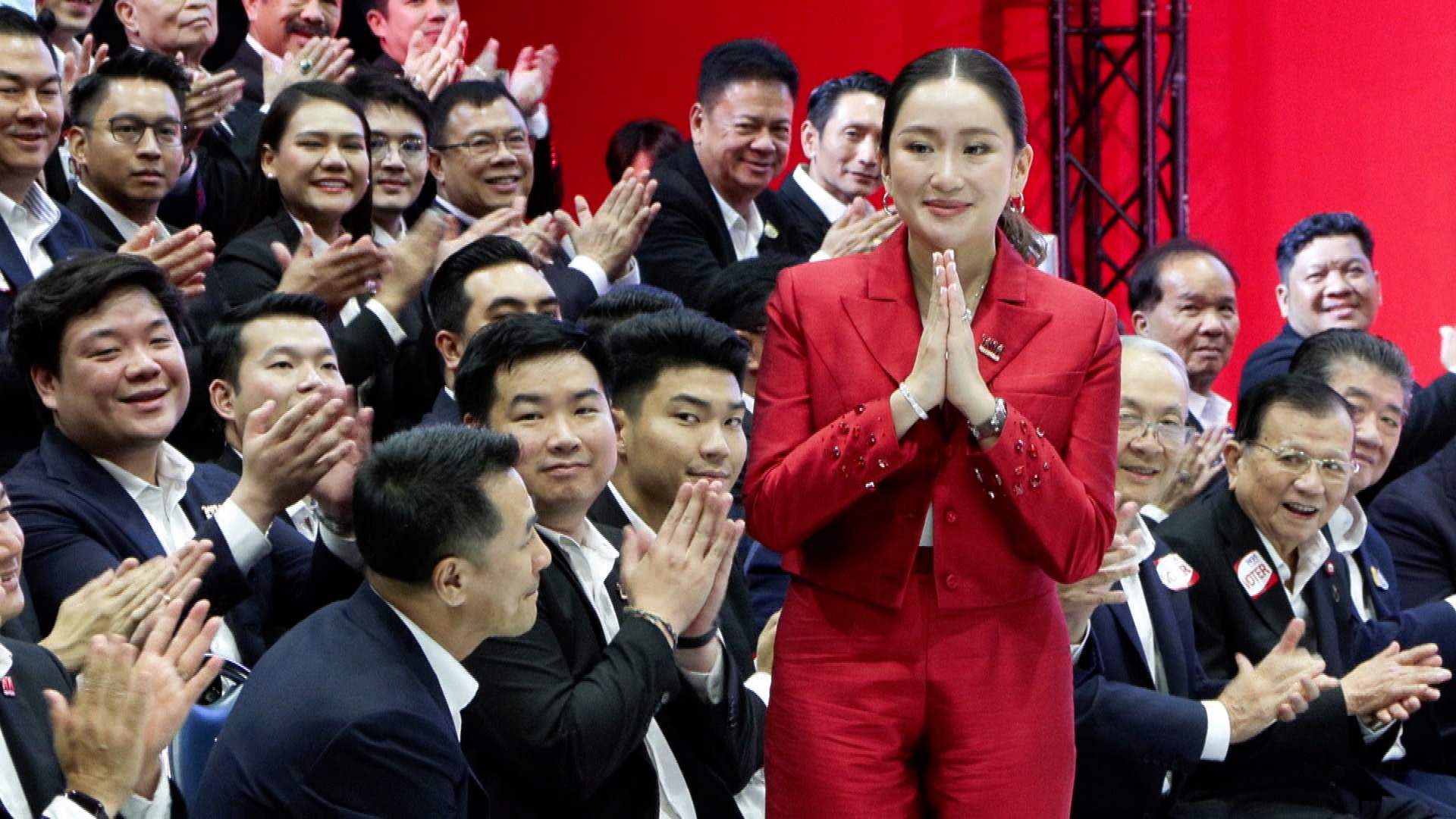 “แพทองธาร” กุมบังเหียน ขอนำ “เพื่อไทย” ทวงคืนอันดับ 1 “แพทองธาร” กุมบังเหียน ขอนำ “เพื่อไทย” ทวงคืนอันดับ 1