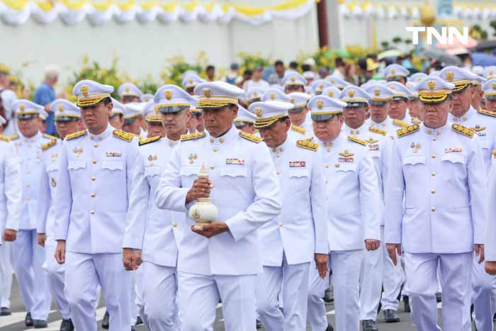 กทม.เชิญคนโทน้ำศักดิ์สิทธิ์ เฉลิมพระเกียรติ 72 พรรษา พระบาทสมเด็จพระเจ้าอยู่หัว กทม.เชิญคนโทน้ำศักดิ์สิทธิ์ เฉลิมพระเกียรติ 72 พรรษา พระบาทสมเด็จพระเจ้าอยู่หัว