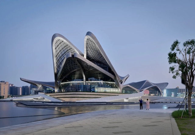 ส่องผลงานศูนย์แสดงศิลปะจีน “Zhuhai Jinwan” แรงบันดาลใจจากนกอพยพ ส่องผลงานศูนย์แสดงศิลปะจีน “Zhuhai Jinwan” แรงบันดาลใจจากนกอพยพ