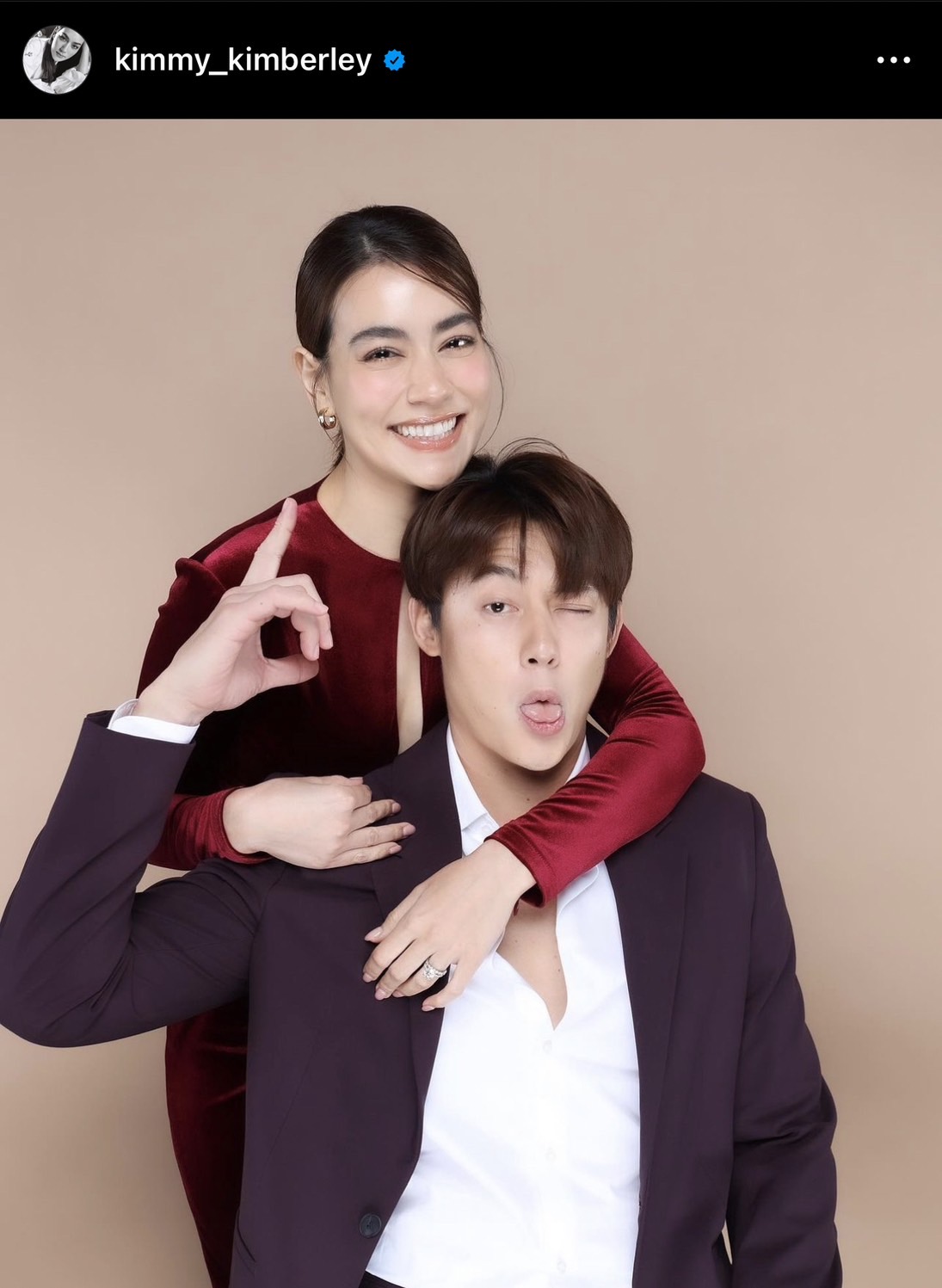 คิมเบอร์ลี่ เปิดใจเรื่องความรัก เผย เจอหน้าว่าที่เจ้าบ่าวครั้งแรก รู้สึกแบบนี้?! คิมเบอร์ลี่ เปิดใจเรื่องความรัก เผย เจอหน้าว่าที่เจ้าบ่าวครั้งแรก รู้สึกแบบนี้?!