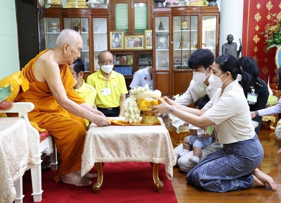 พุฒ-จุ๋ย เข้าเฝ้า สมเด็จพระสังฆราช กราบขอพรขริบผมไฟให้ลูกชาย น้องพีร์เจ