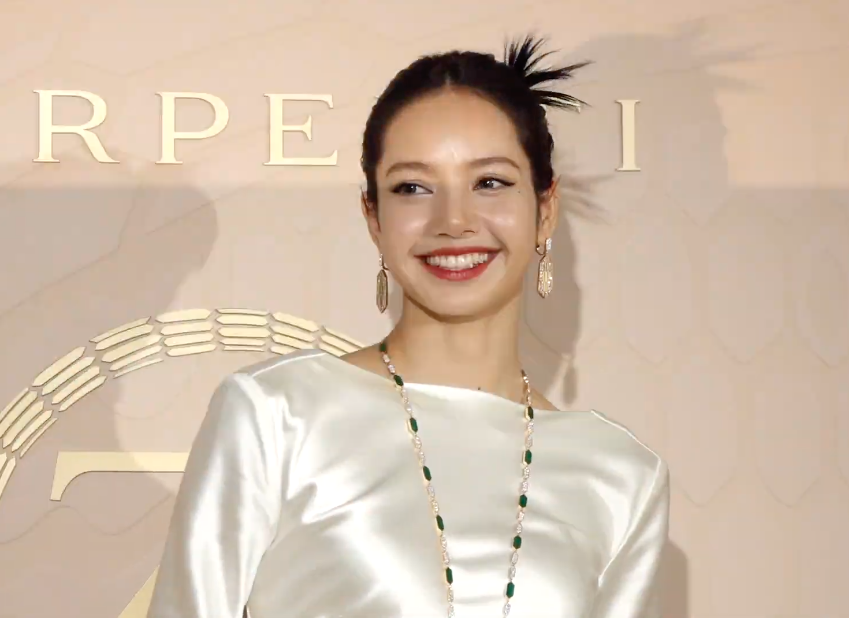 ยิ้มสยามสาดออร่า!! ‘ลิซ่า BLACKPINK’ สวยครองเทรนด์โลกในอีเวนต์ Bvlgari กรุงโซล ยิ้มสยามสาดออร่า!! ‘ลิซ่า BLACKPINK’ สวยครองเทรนด์โลกในอีเวนต์ Bvlgari กรุงโซล