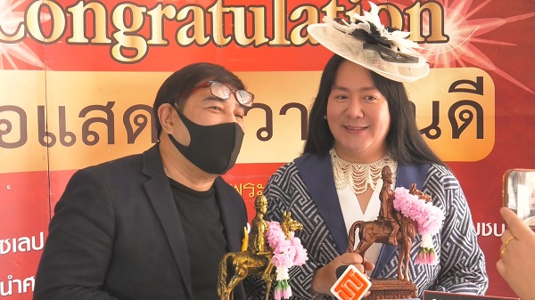 “โก้ ธีรศักดิ์ - บดินทร์ ดุ๊ก” คว้ารางวัลสยามอัครดุษฏี    (มีคลิป)